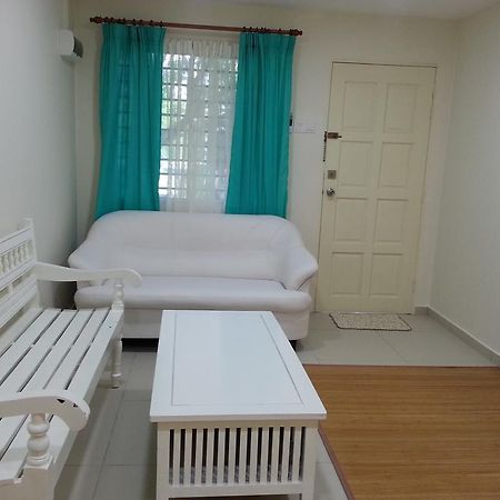 Homestay Farah Wangsa Maju Kl 쿠알라룸푸르 외부 사진